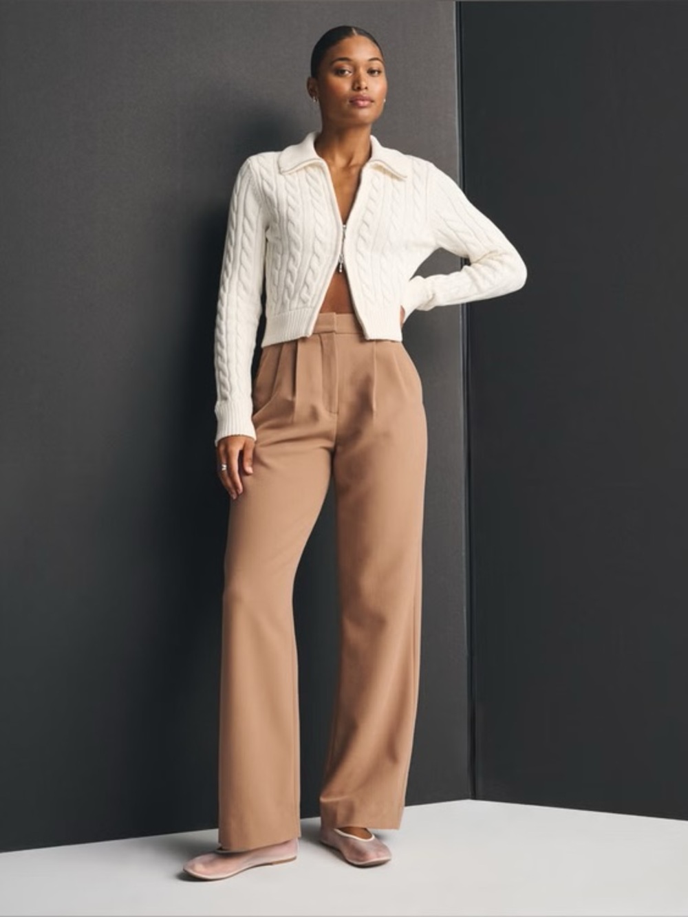 Abercrombie 27R Tan sloane curve love Pleated trousers